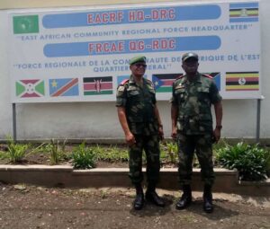 Nord-Kivu : Visite d’inspection du Gouverneur au Quartier général en cours d’implantation de la Force régionale de la Communauté des Etats de l’Afrique de l’Est.