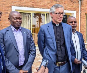 Le Gouverneur  informé des préparatifs relatifs au sacre du 2e Evêque du diocèse anglican de Goma