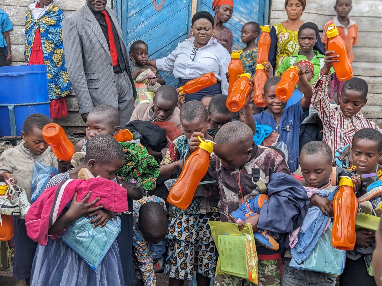 LES ENFANTS DEPLACES BENEFICIAIRES DE L ASSITANCE EN FOURNITURES SCOLAIRES