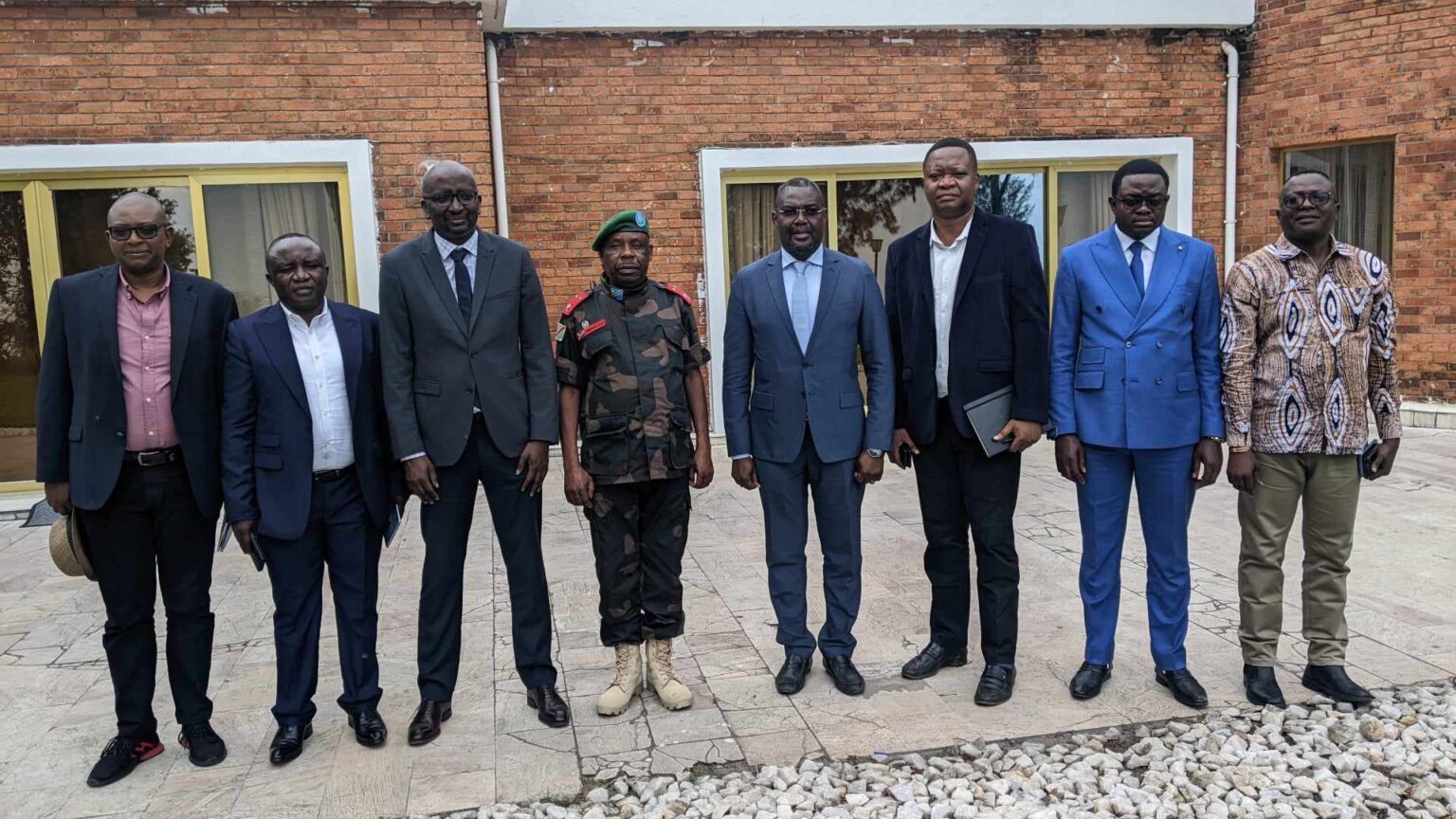 AU CENTRE LE GOUV ET LE CHEF PROJET PFCGL BM